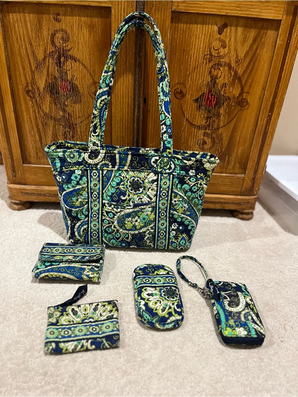 Vera Bradley 5 Piece Set “Rhythm & Blues” Tote Includes all Pieces Shown